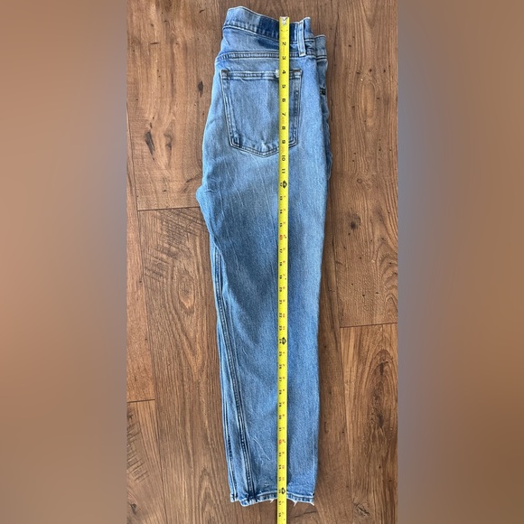 Abercrombie & Fitch High Rise Mom Jean 29/8 Light Distressing EUC 29 8 - Picture 13 of 13